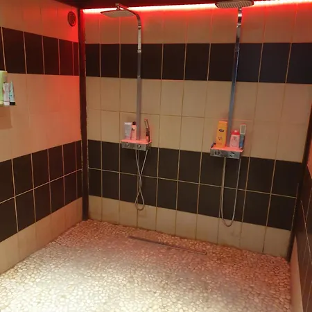 בית אירוח Maison De Charme Avec Parentale Et Grande Piscine Exterieure