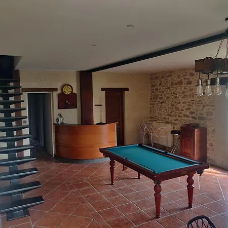 בית אירוח Maison De Charme Avec Parentale Et Grande Piscine Exterieure *